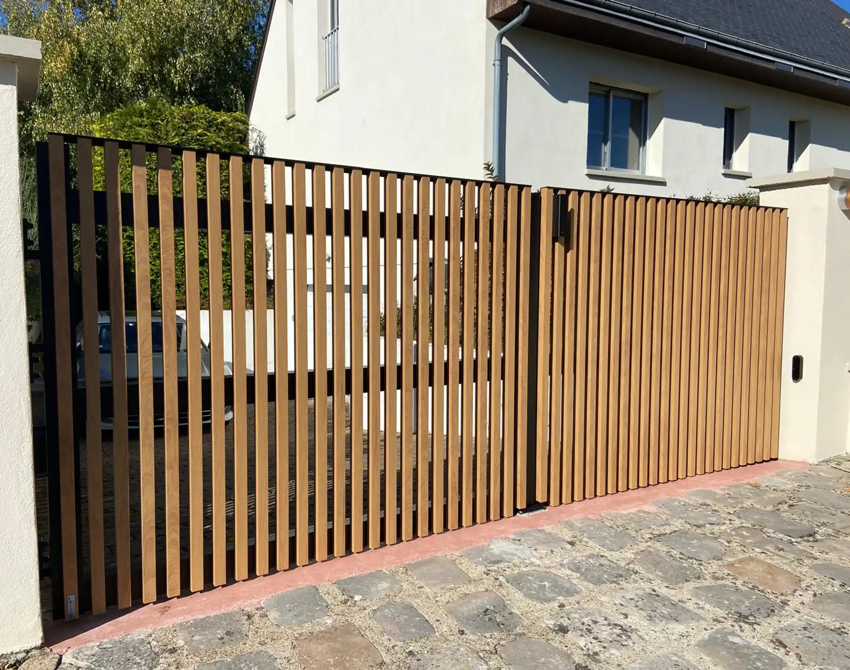 Portail battant aluminium Ganit - Kostum